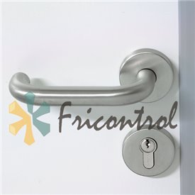 https://camarasfrigorificas.fricontrol.eu/1518-thickbox_default/cierre-con-llave-puerta-pivotante-servicio.jpg